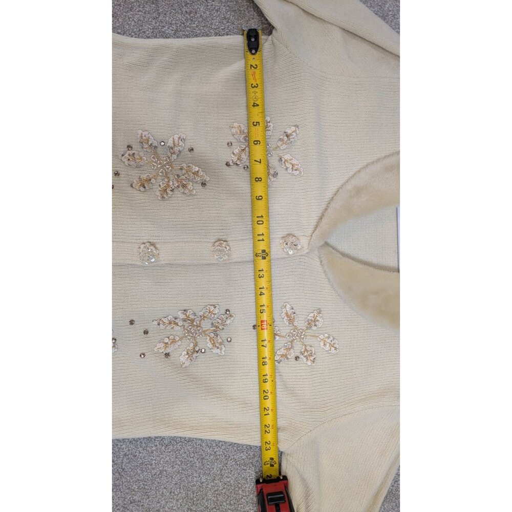 VTG J Two New York Womens Cardigan XXL Cream Faux Fur Collar Sequins Snowflakes - Picture 4 of 13